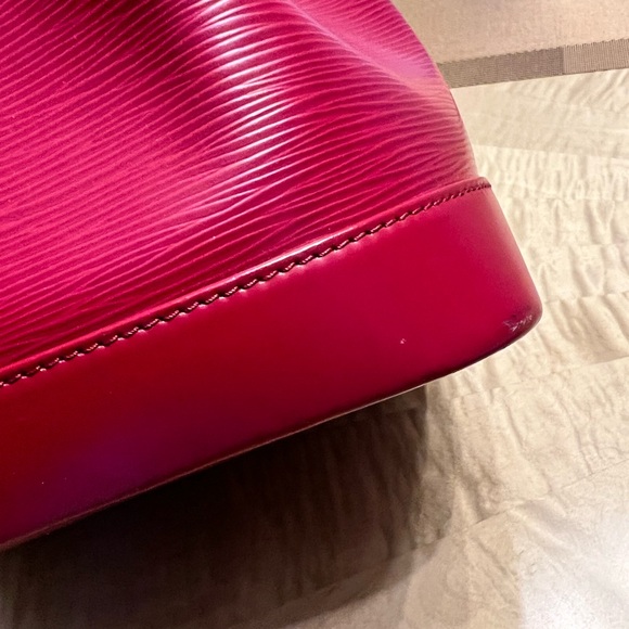 Louis Vuitton Epi Leather Noé MM , 2013 collection- great condition raspberry - Picture 8 of 16